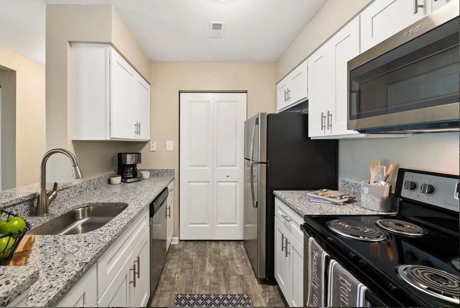 The Hunt Club Apartments Image 1