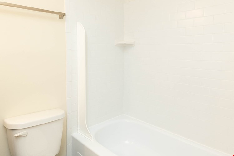 Seminary Roundtop Apartments Image 20