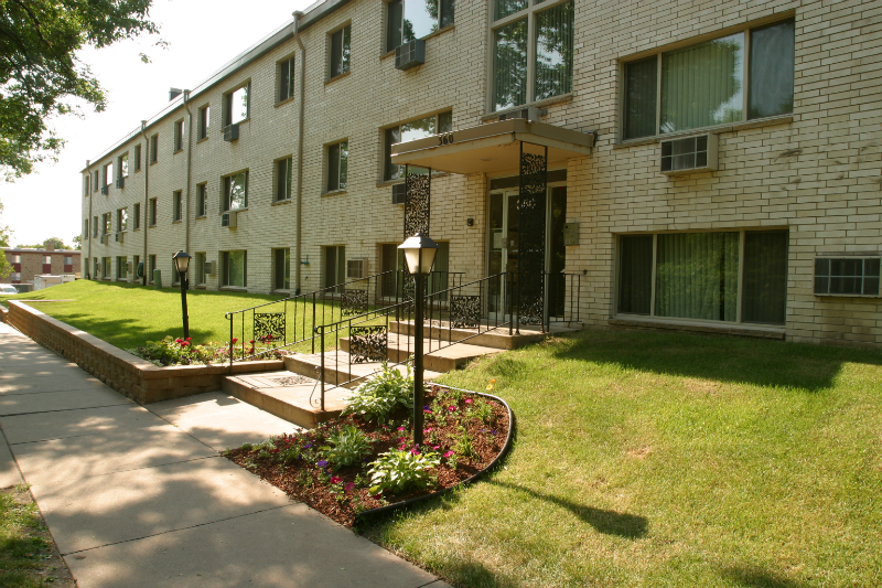 LaBlanche Apartments Image 3