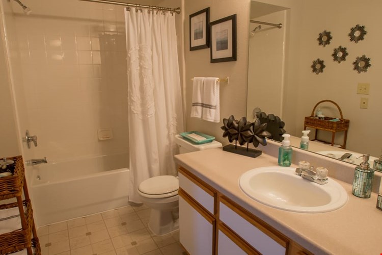 Crown Pointe Image 7