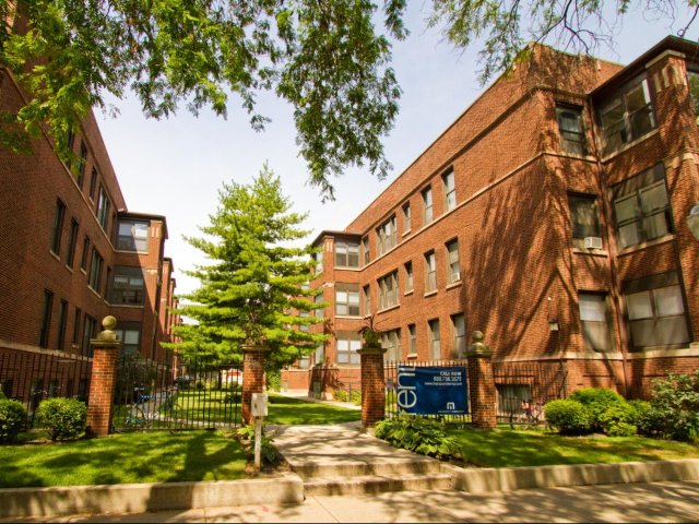 5416 S Woodlawn Avenue Image 1