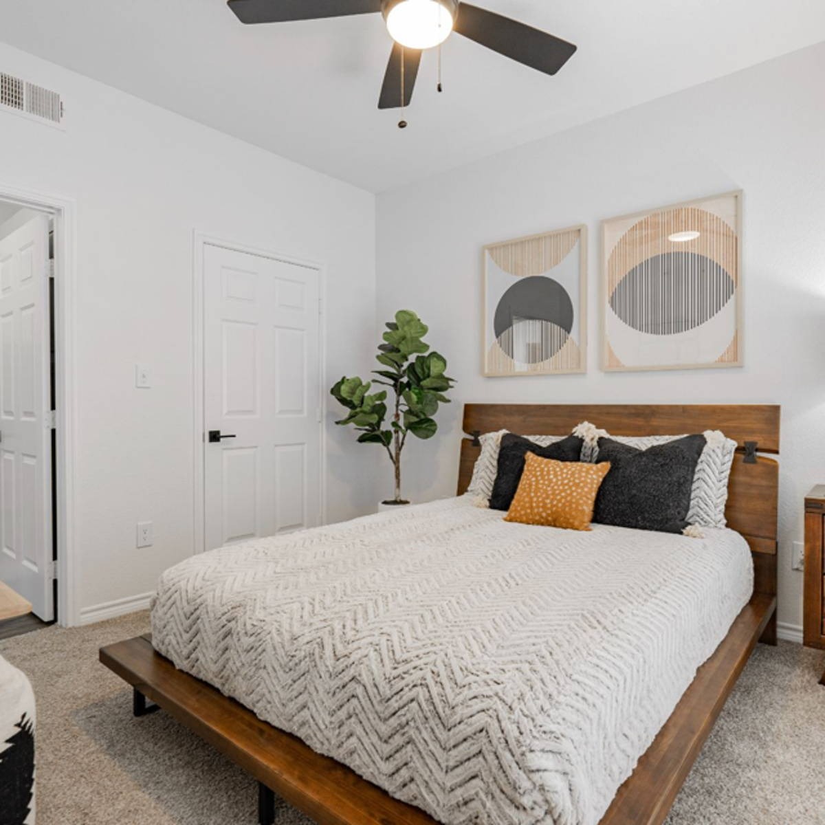 9th Street Apartments Image 6