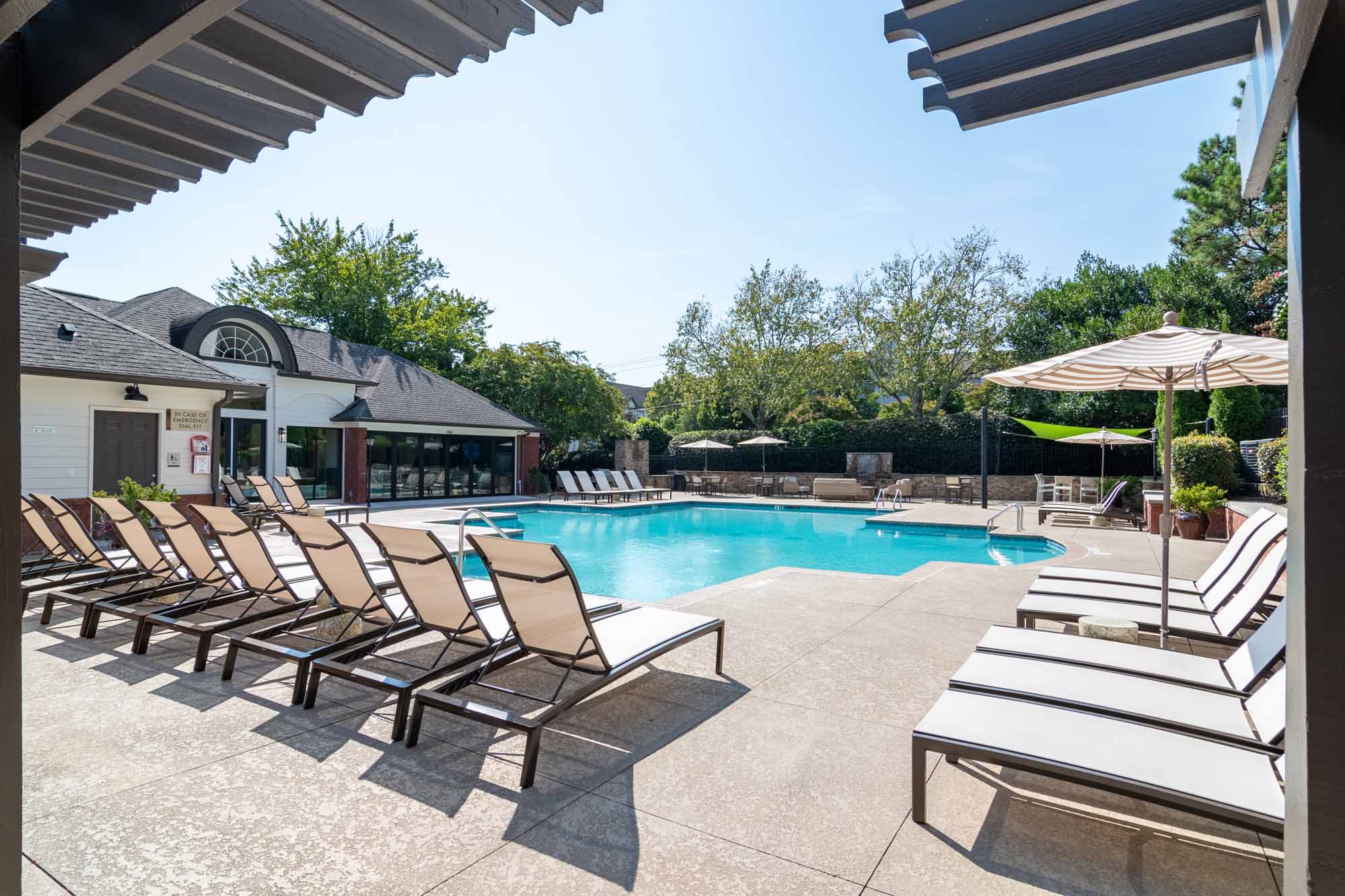 Dunwoody Gables Image 1