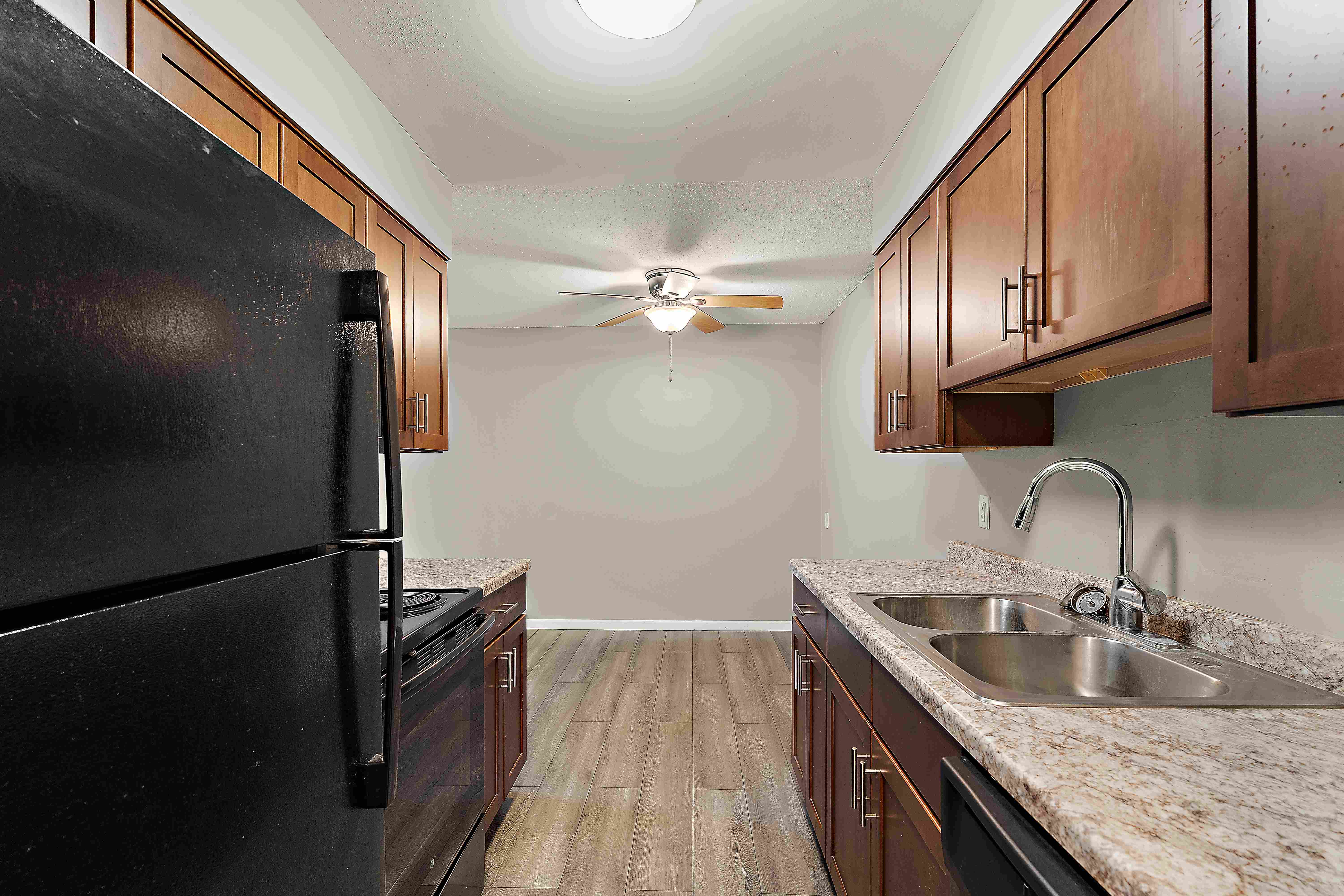 Lancaster Village Apartments Image 27