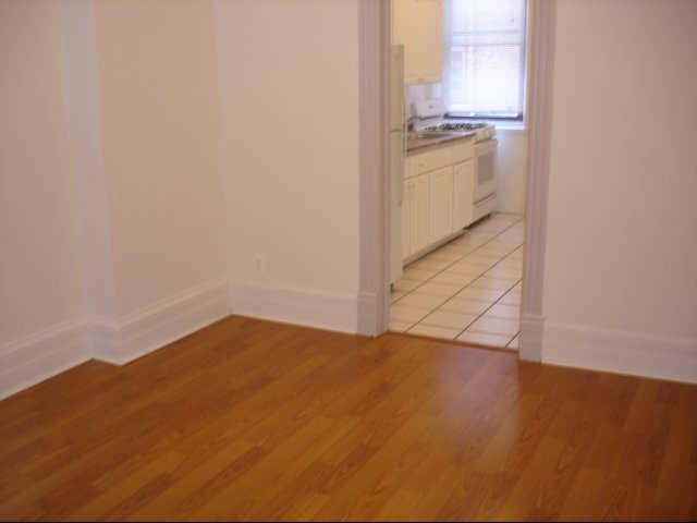 Dining Room Entry to Kitchen