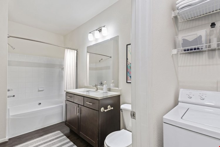 Camden Ashburn Farm Image 7