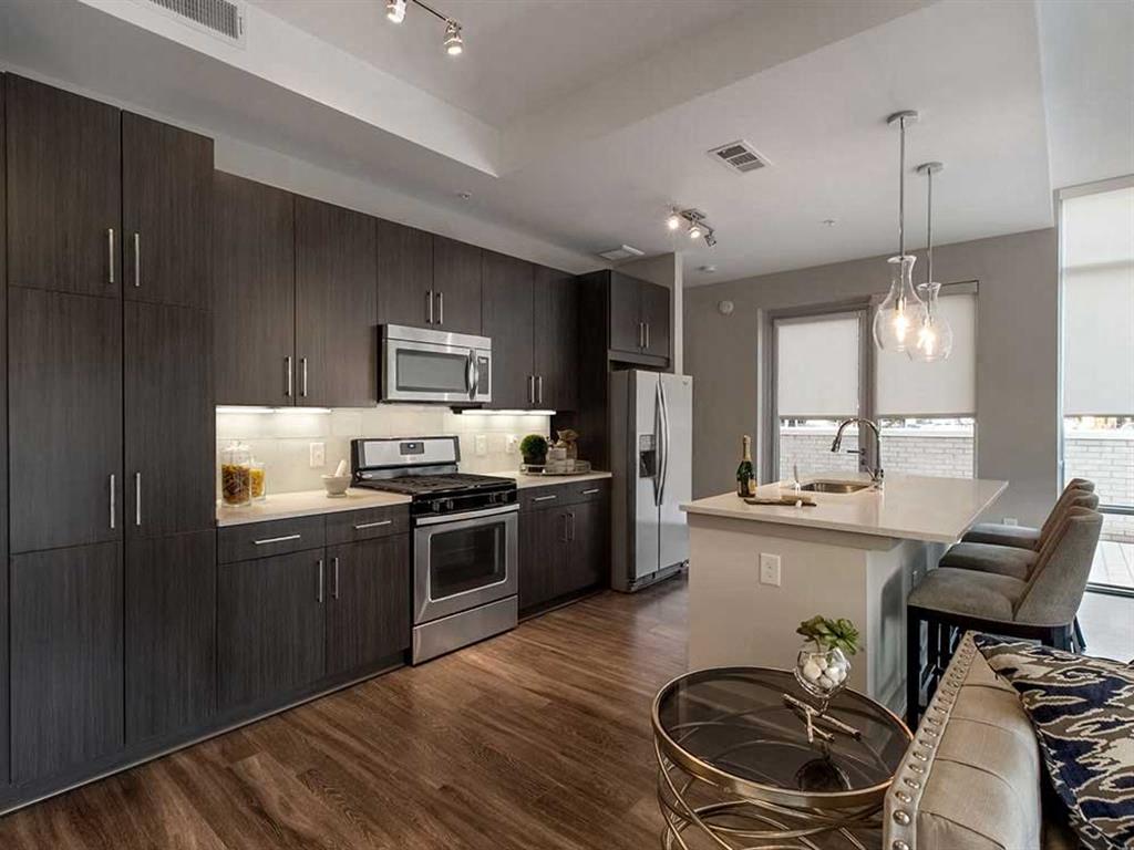 Venue Brookwood Apartments Image 5