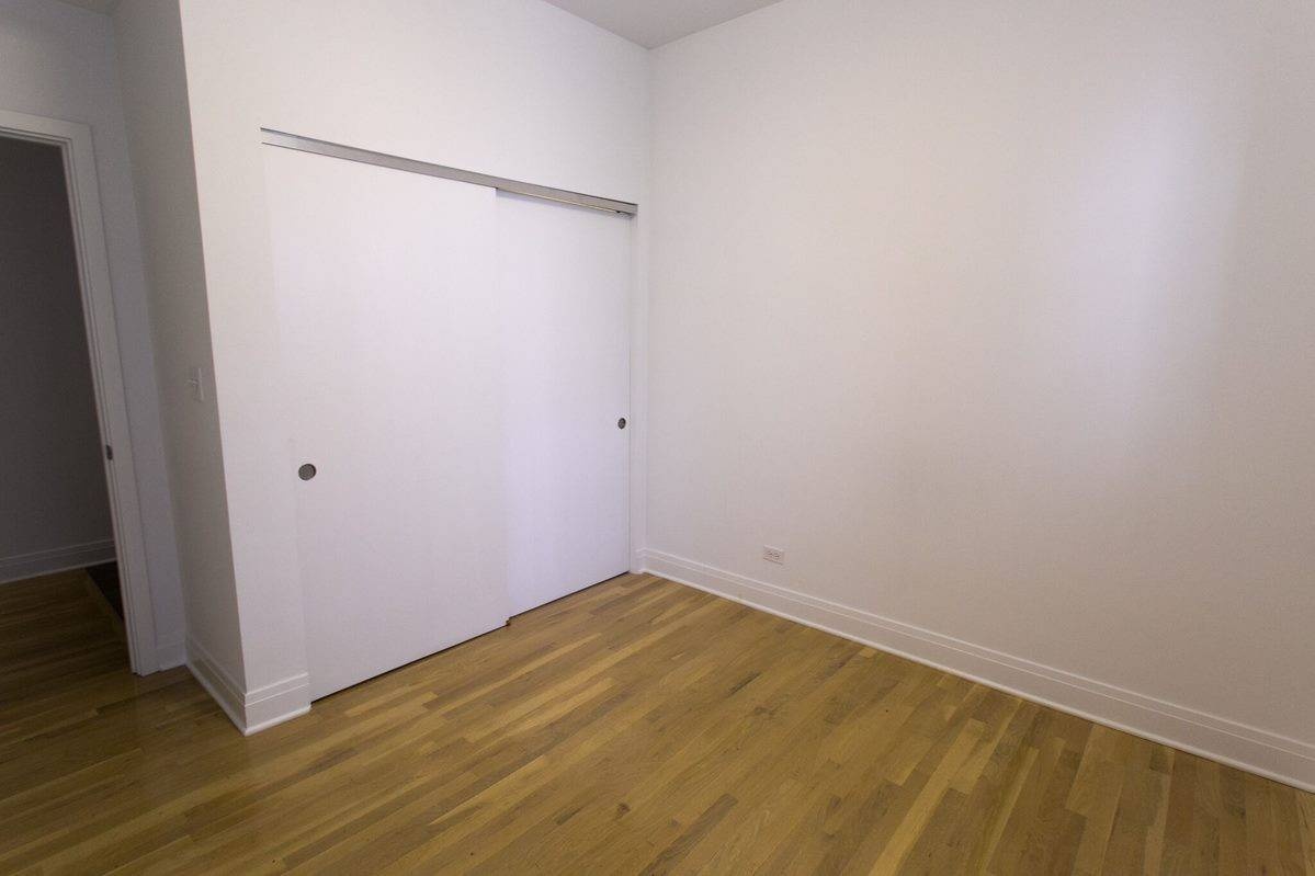 5512 S. Hyde Park Boulevard Image 3