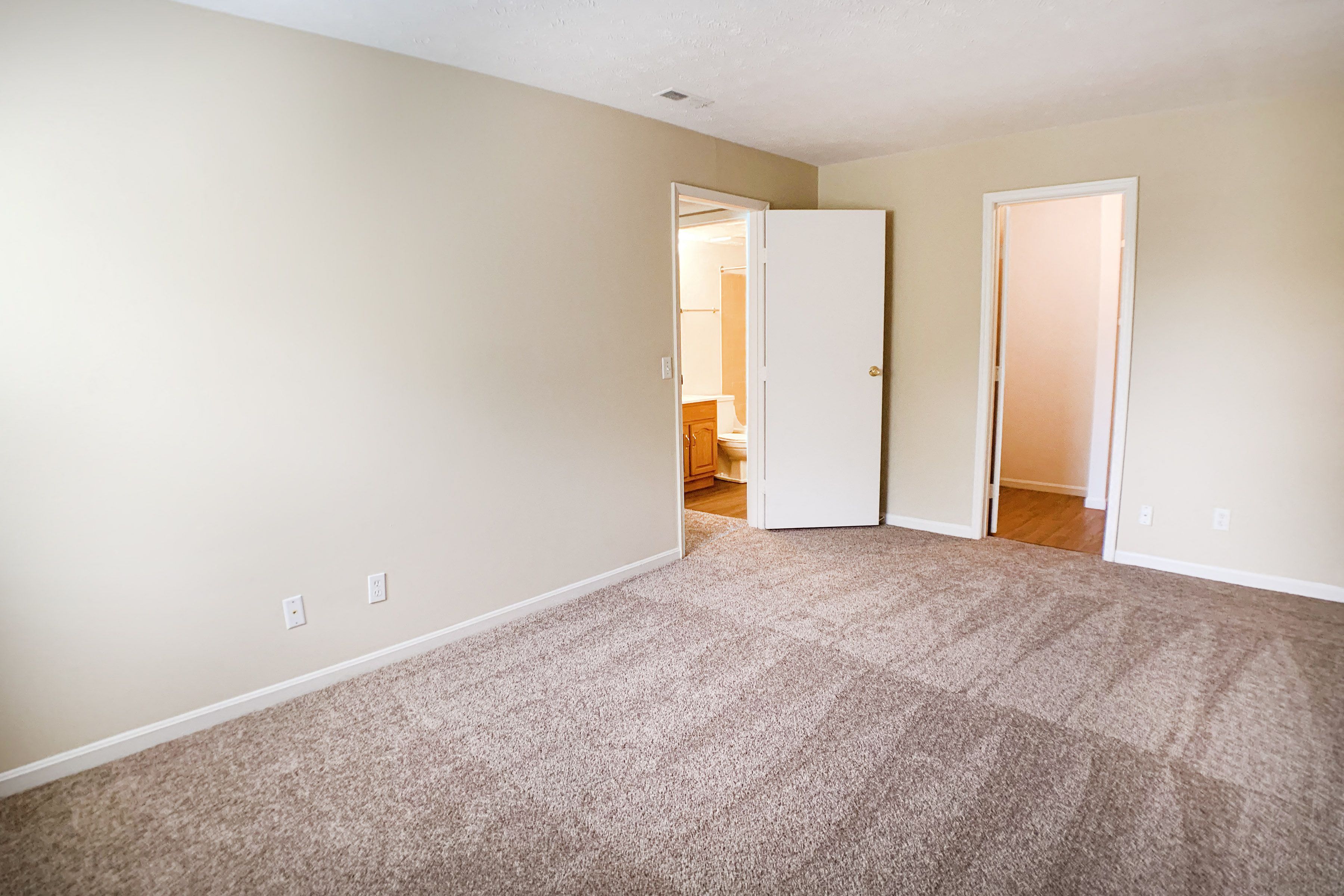 Crown Crossing Apartments Image 42