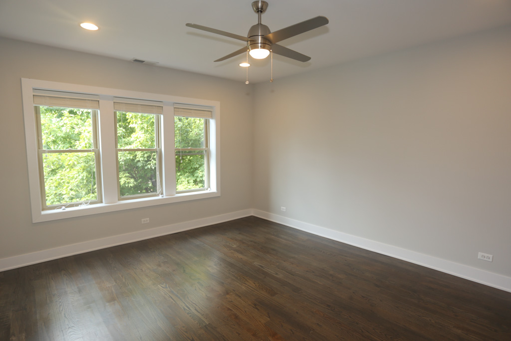 3915-21 N. Janssen Image 19