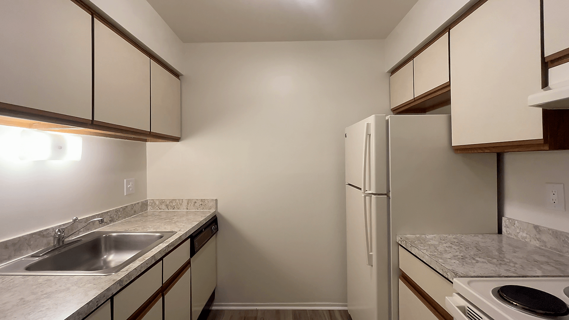 Lakeside Village Apartments Image 154