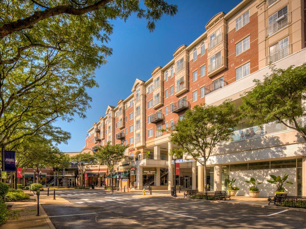 2800 Building Exterior