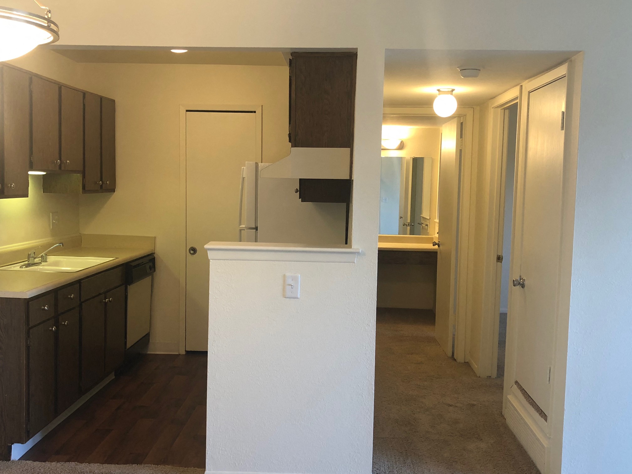 Three Oaks Apartments Image 9