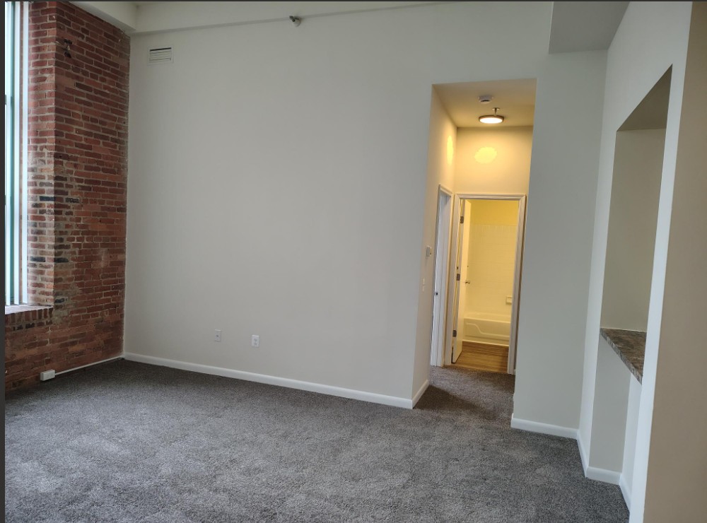 Marlboro Classic Apt & Redwood Square Image 105