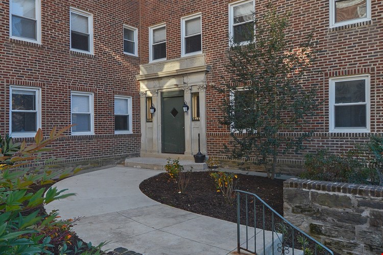 Suburban Court Apartments