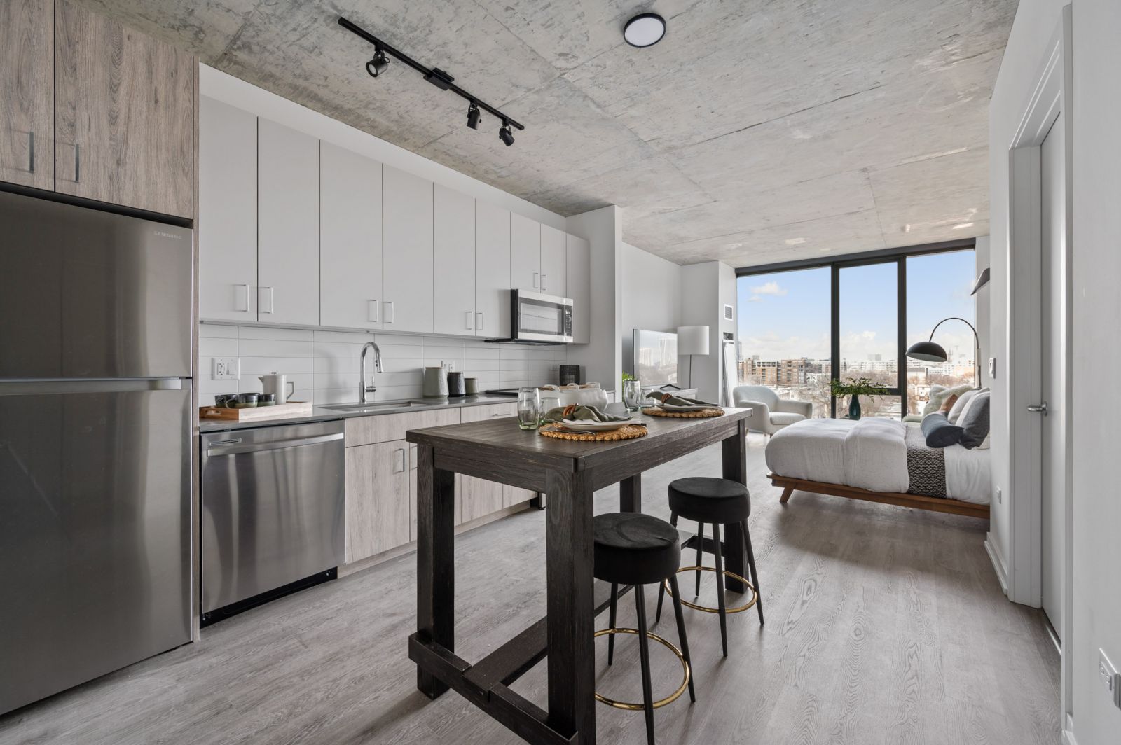 808 Cleveland Image 5