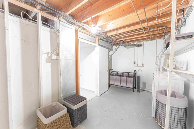 The Oaks on Bonhomme Image 8