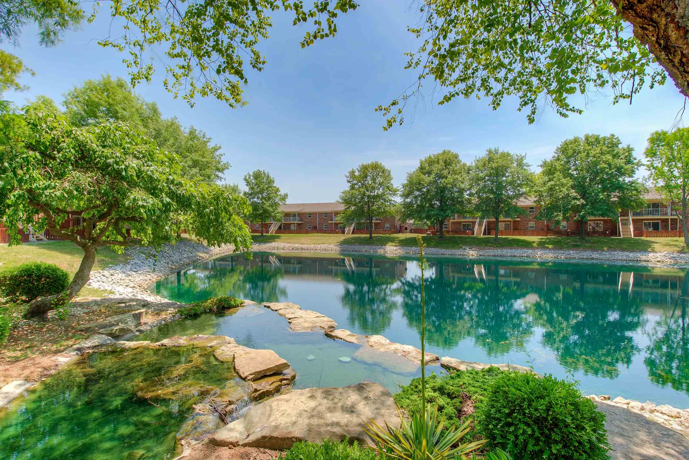 College Courts of Nora Image 3