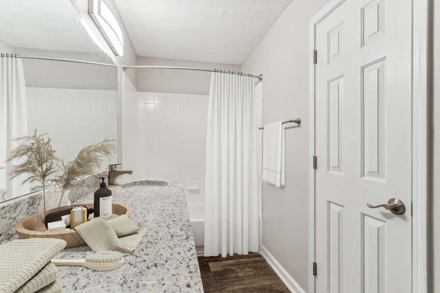 Park at Tara Lake Image 9