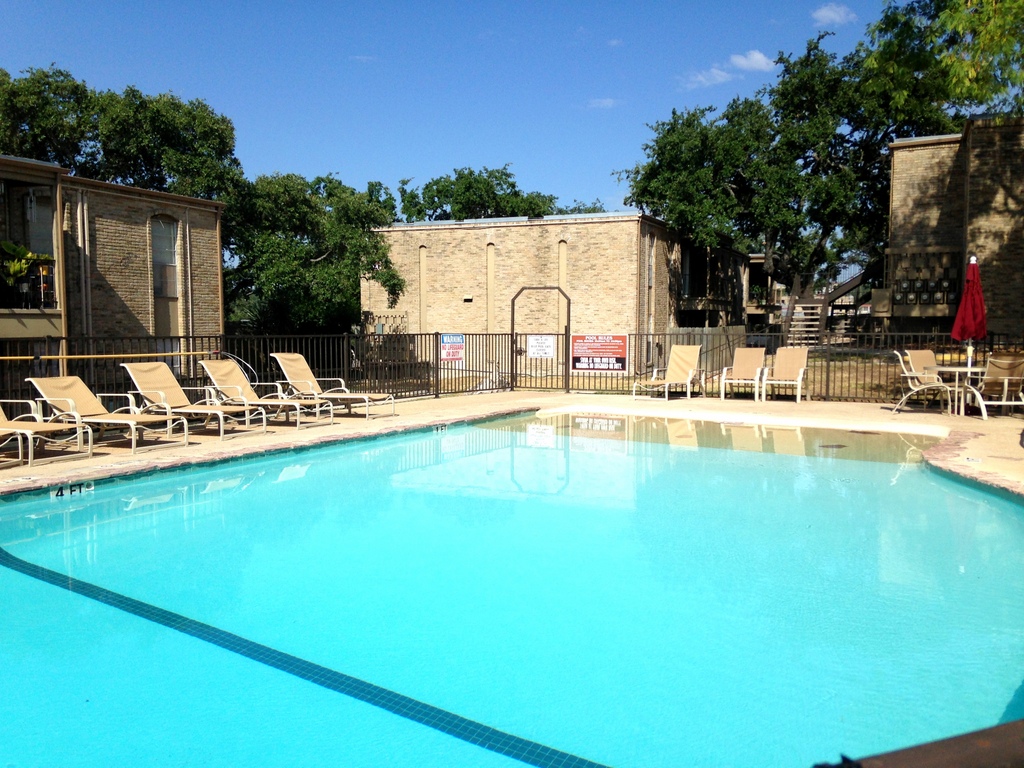 Oak Terrace Image 1