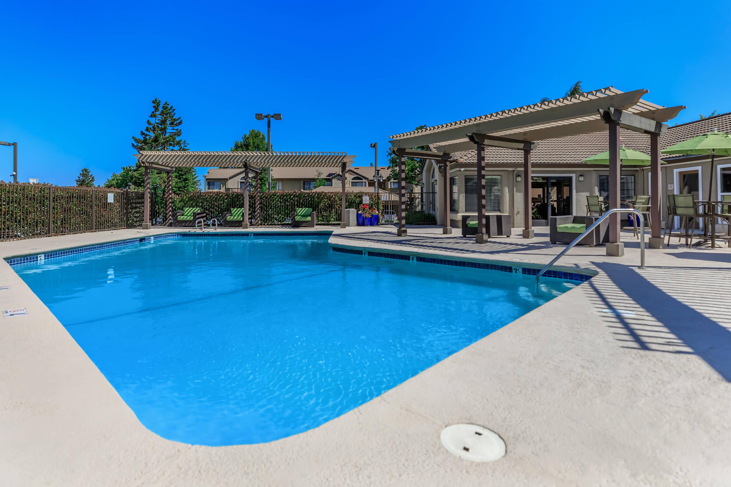 Oak Hills Apartments Image 1