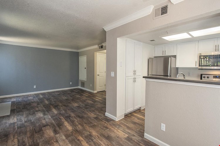 Sandpiper Village Apartment Homes Image 18