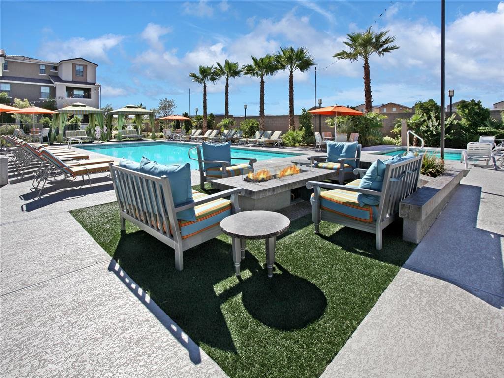 Everett Apartment Homes Image 1