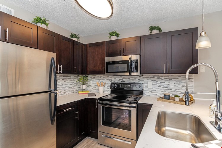 The Residences on 56th Street Image 14