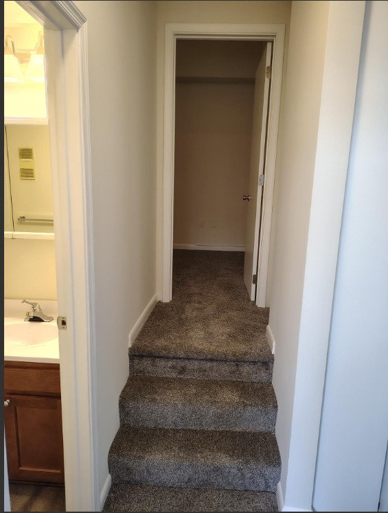 Marlboro Classic Apt & Redwood Square Image 192