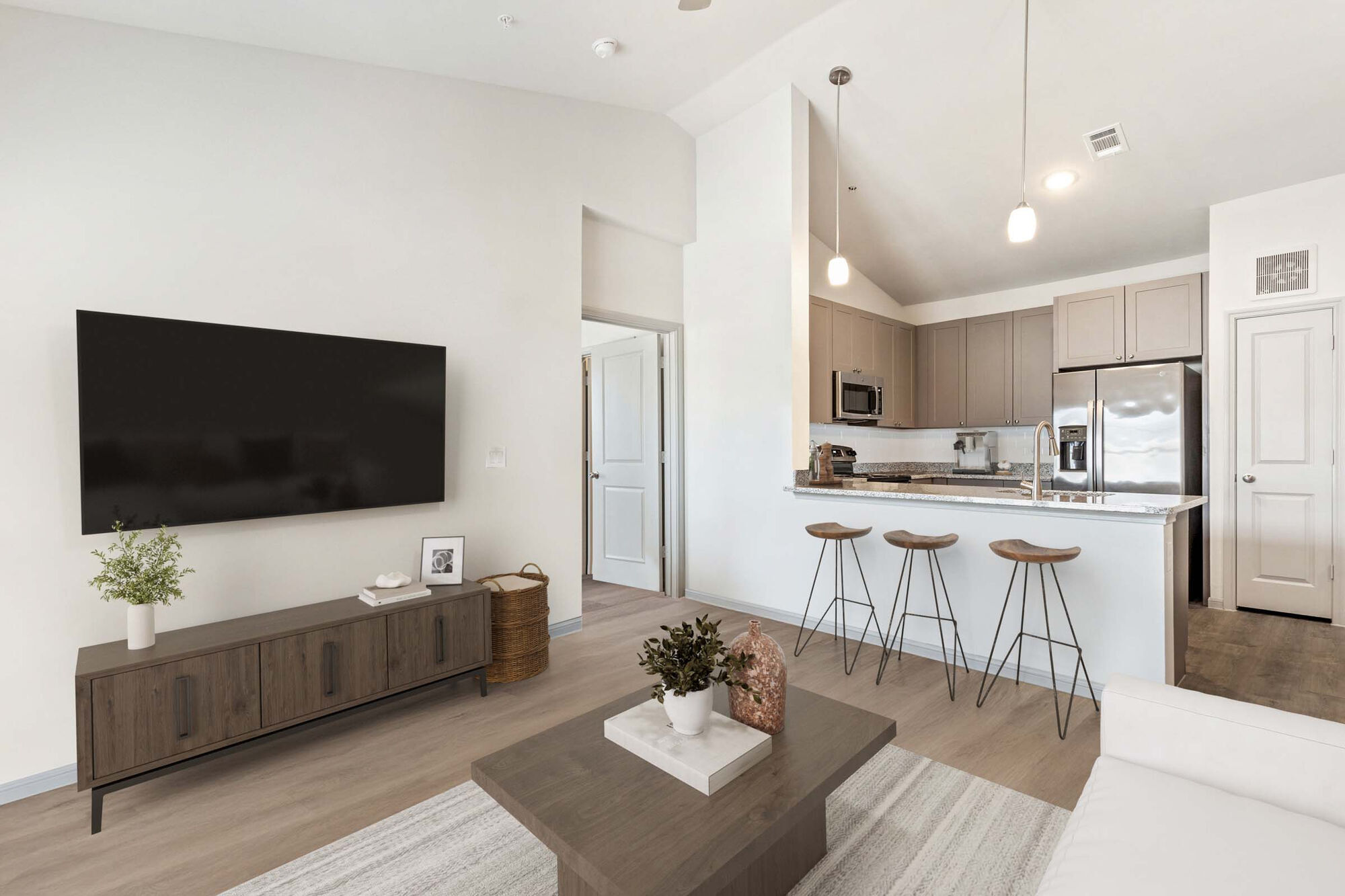 Camden Leander Image 9