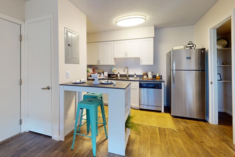 Somerset Apartments Image 3