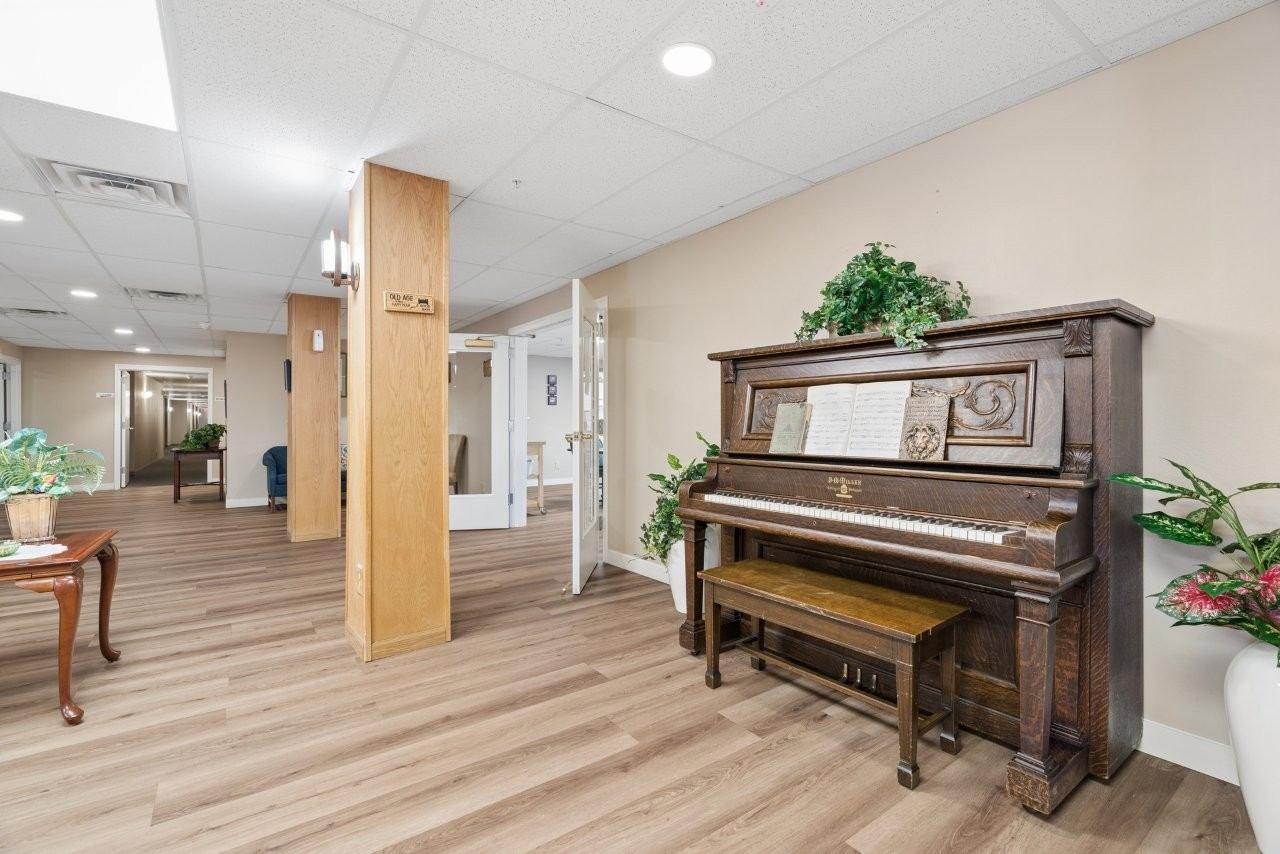 Town Centre Senior Apartments Image 12
