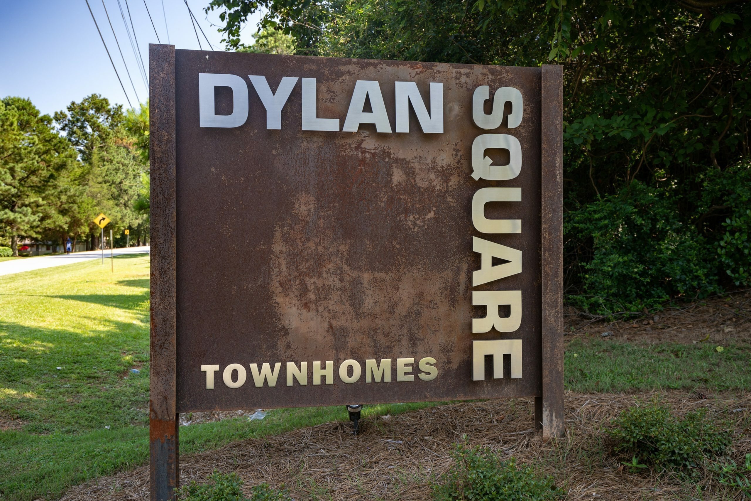 Dylan Square Image 1