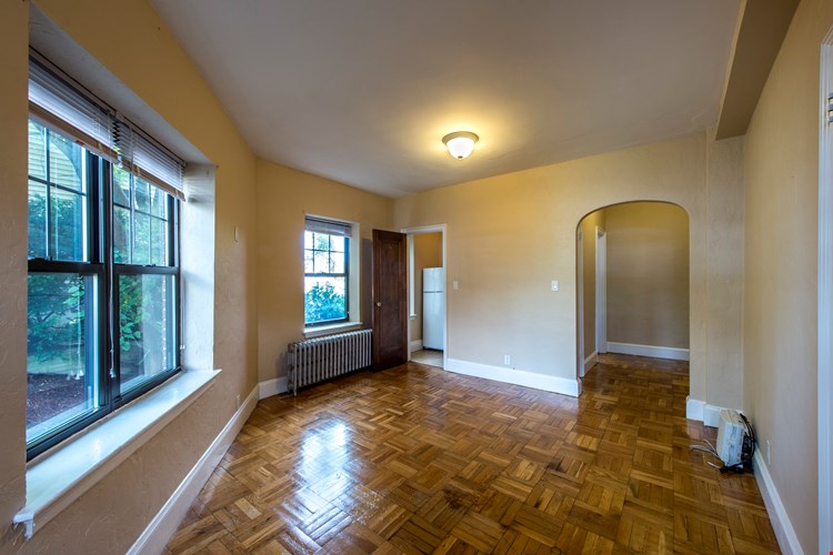 Elmwood Apartments Image 1