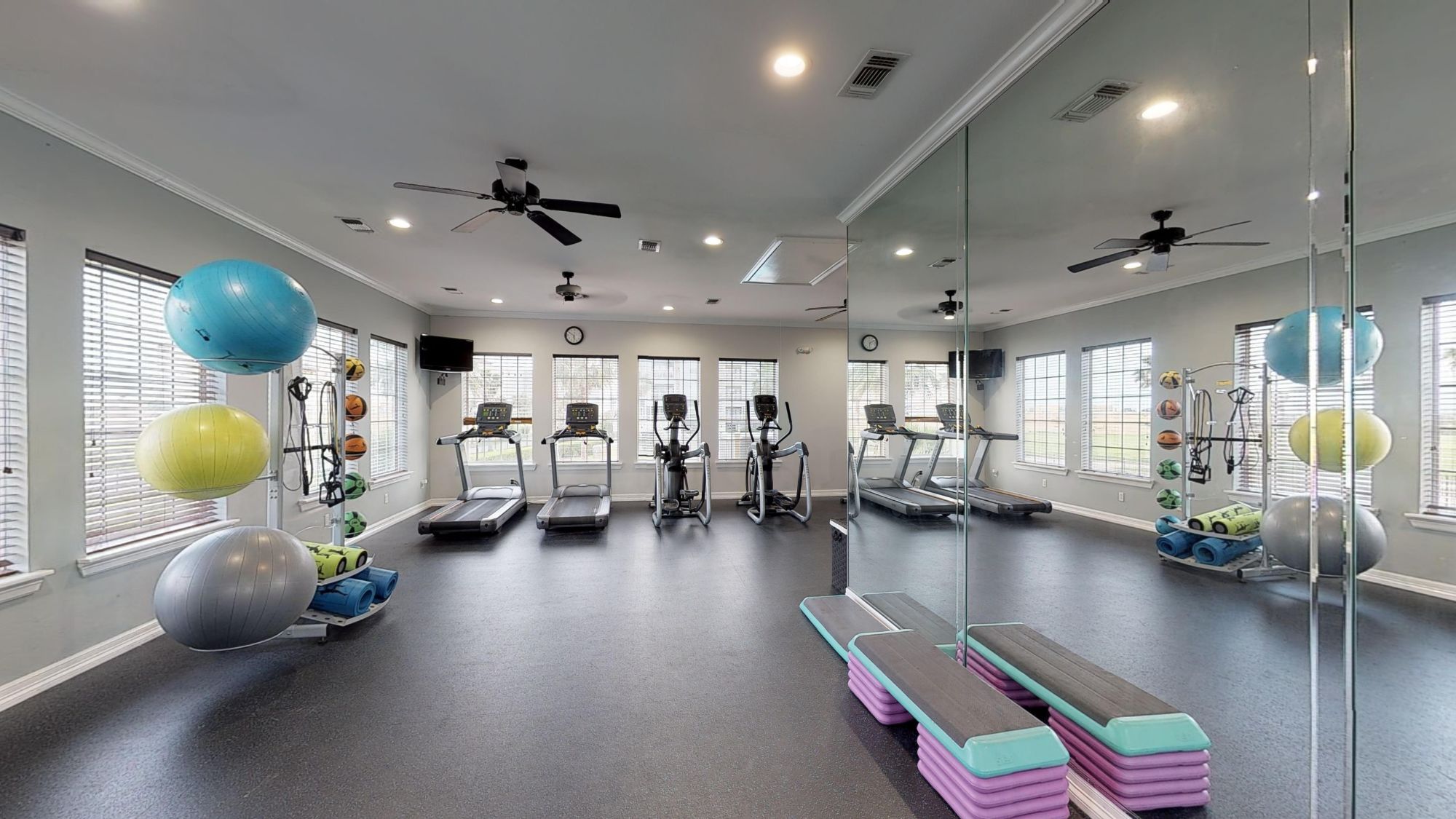 The Club of the Isle Image 14