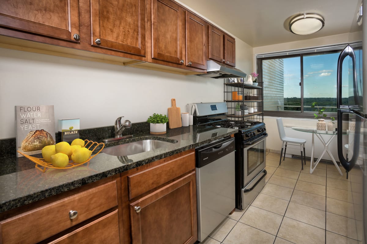 Colesville Towers Image 19