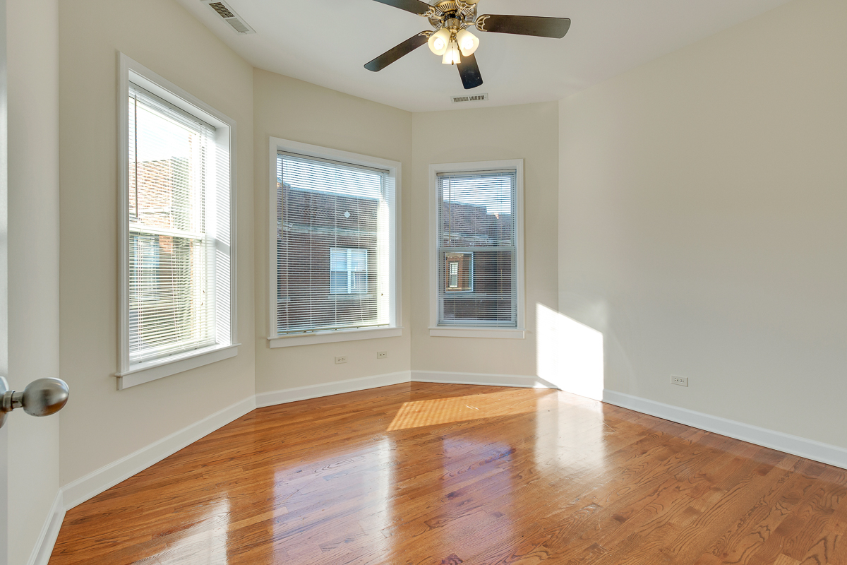 851-59 W. Cornelia Image 8