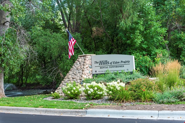 Hills of Eden Prairie Image 14
