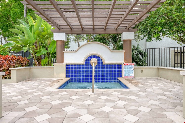 Emerald Palms Apartment Image 5