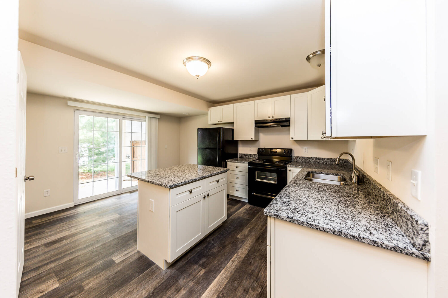 Storyboard on Fountain View Image 7