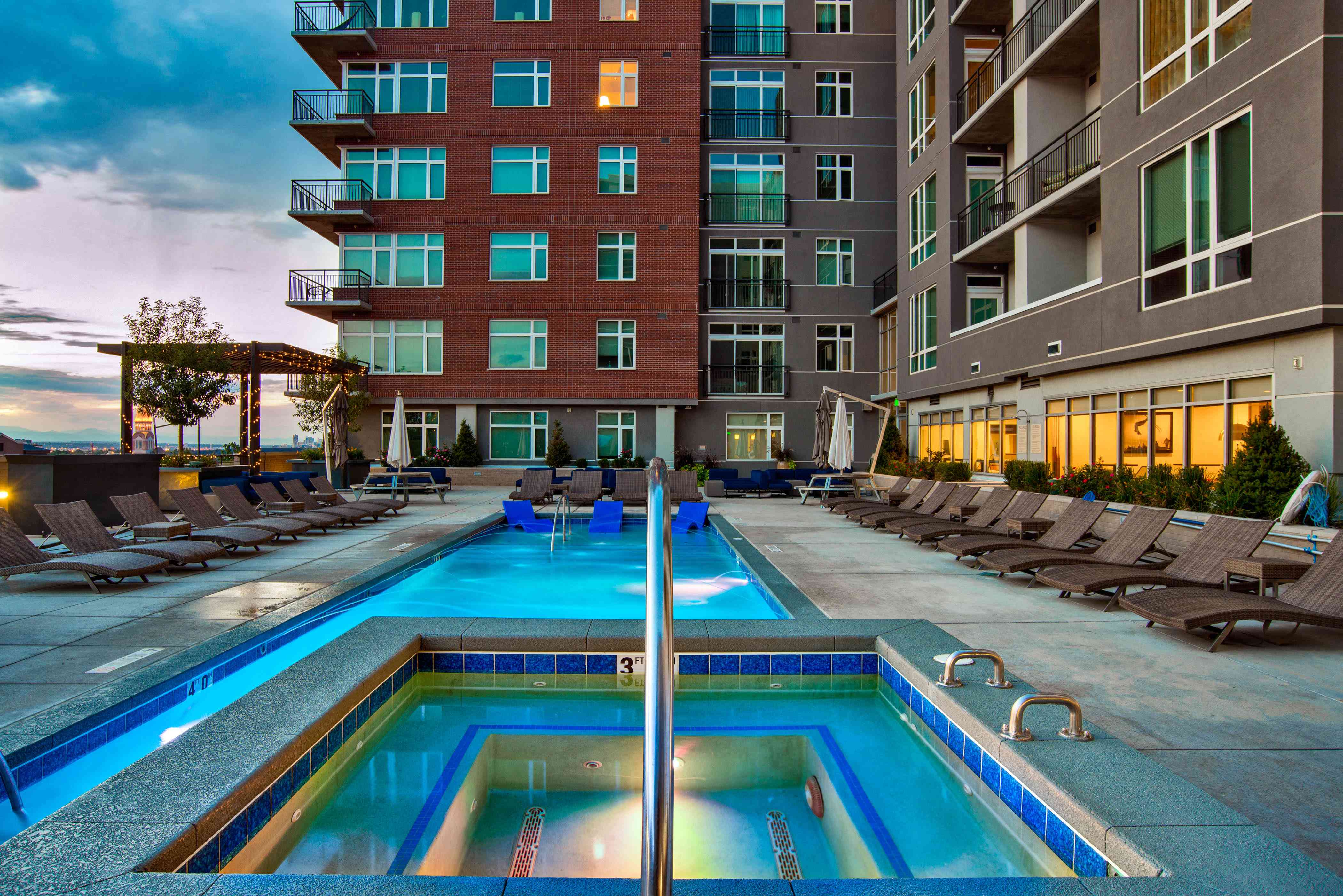 Resort Pool & Relaxation Spa