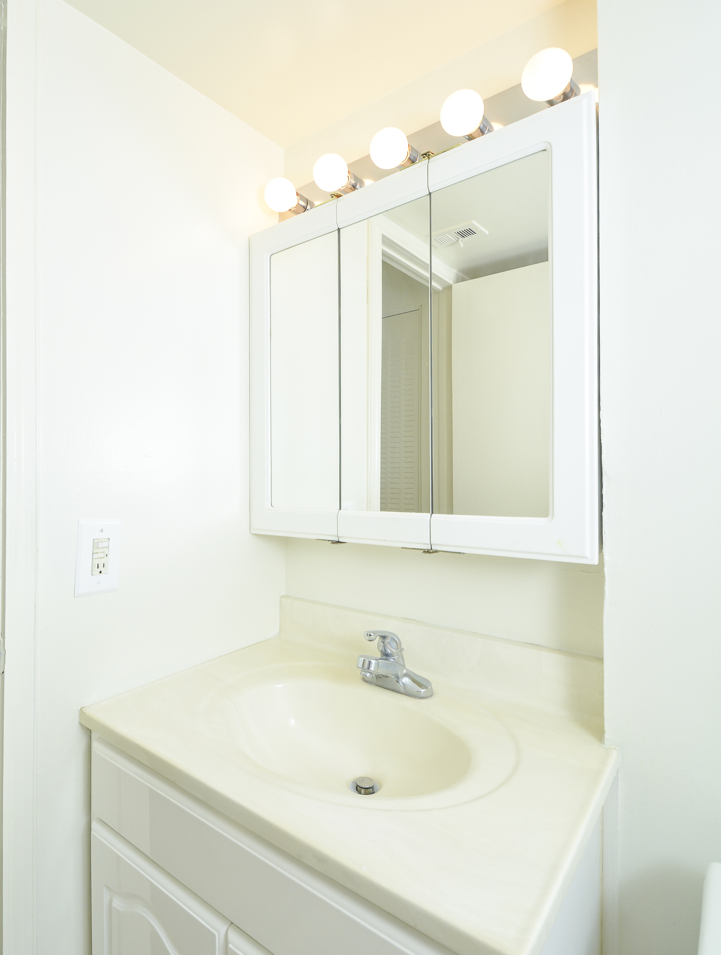 Fox Run 1 BR Bath Vanity