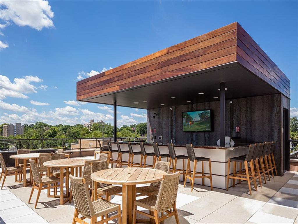 Foundry Lake Street Image 3