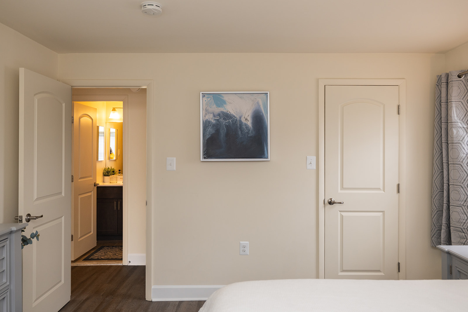 Seminary Roundtop Apartments Image 11