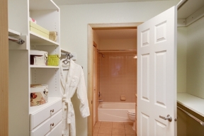 Maple Ridge Apartments Image 14