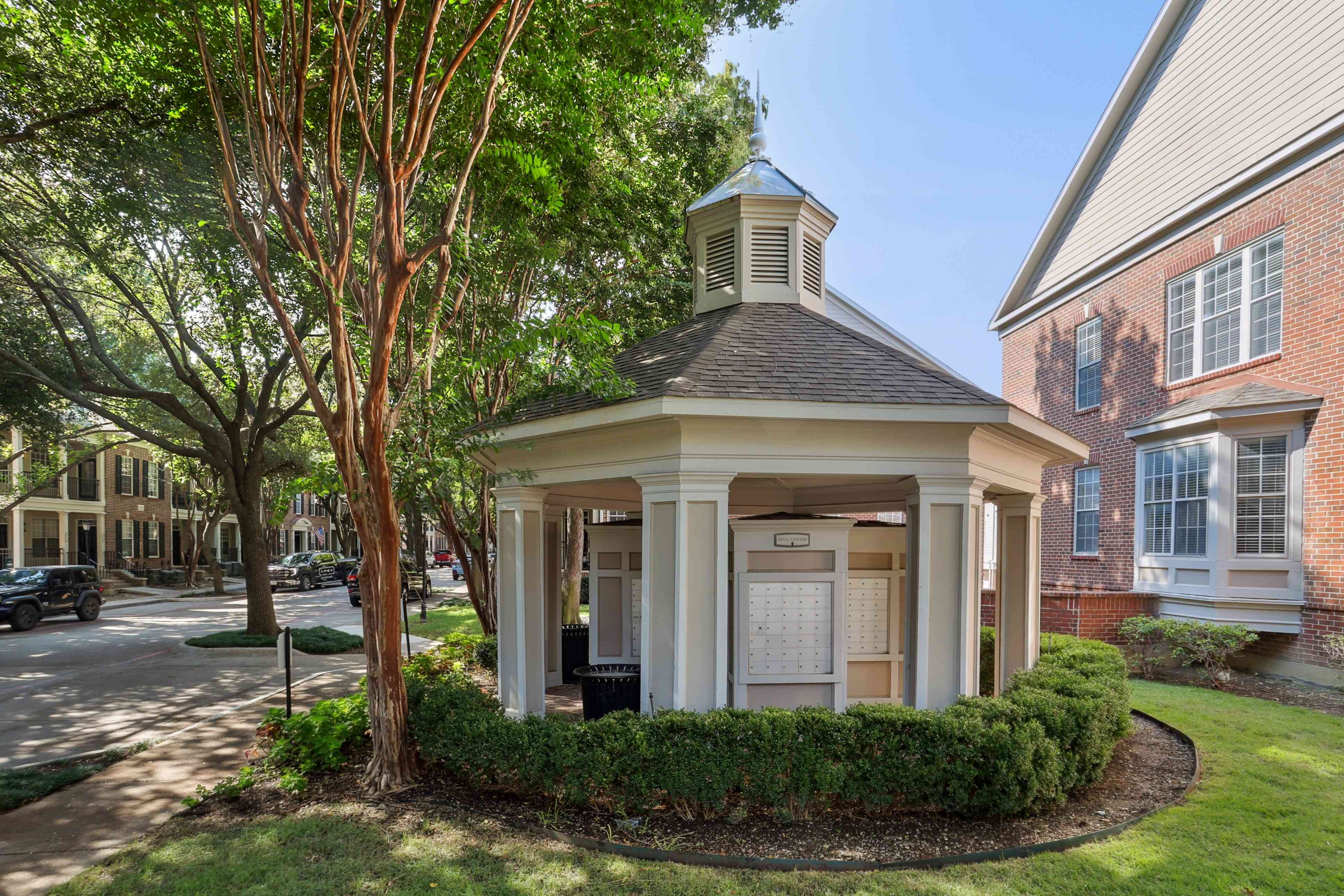 The Caruth Premier Townhome Apartments Image 44