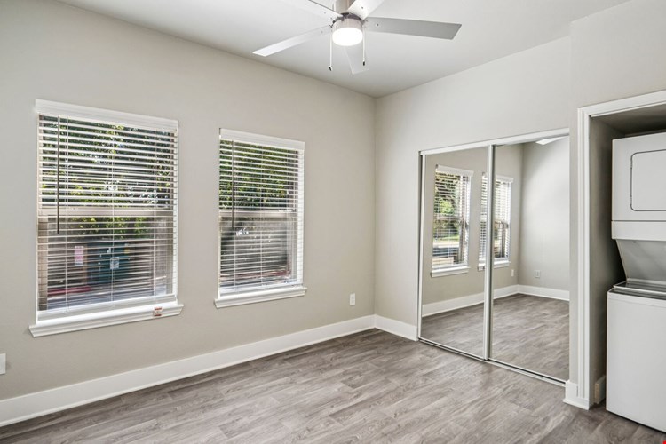 Larkin Apartment Homes Image 96