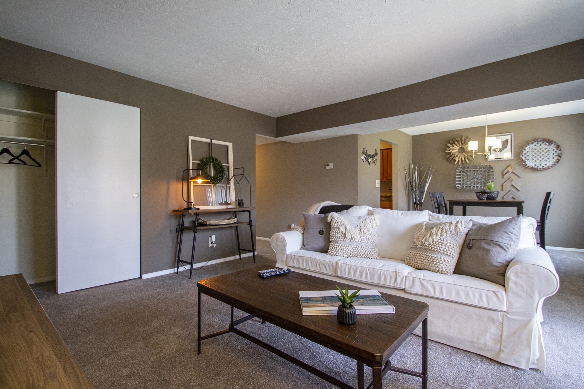 Deer Hill Image 42