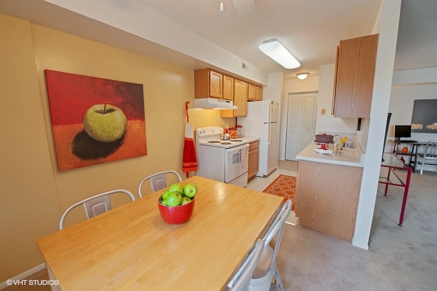 Residences at the Manor Image 12