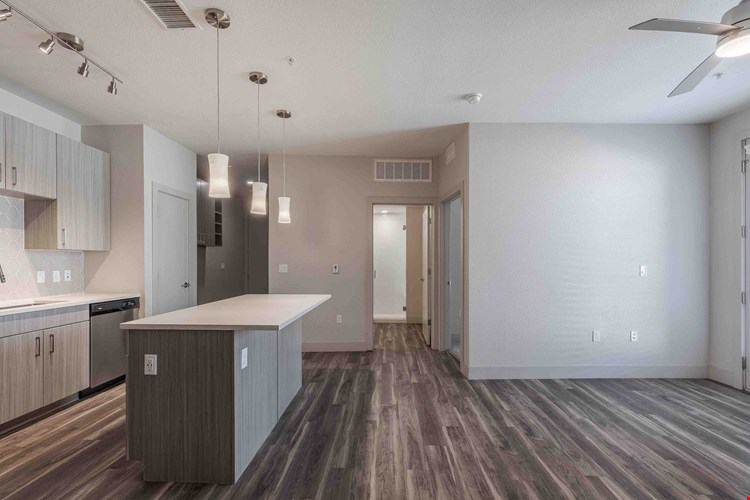 Encore Evans Station Apartments Image 19